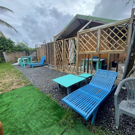 Duo d’appartement séparé par un couloir situé au bord de la mer Le Moule Exterior foto