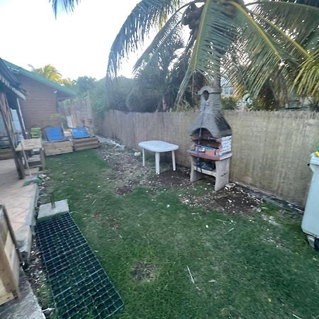 Duo d’appartement séparé par un couloir situé au bord de la mer Le Moule Exterior foto