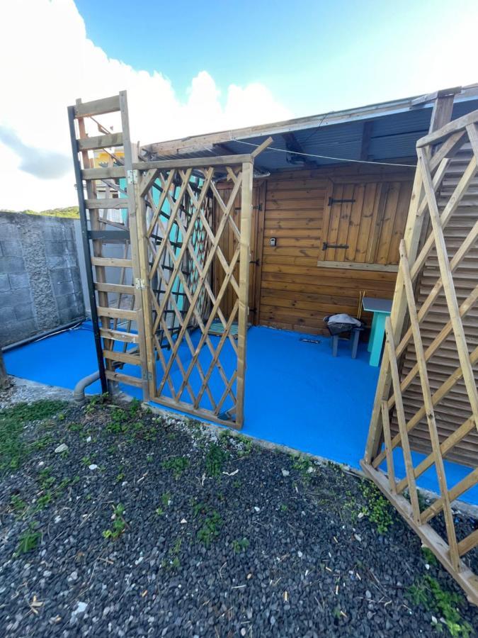 Duo d’appartement séparé par un couloir situé au bord de la mer Le Moule Exterior foto