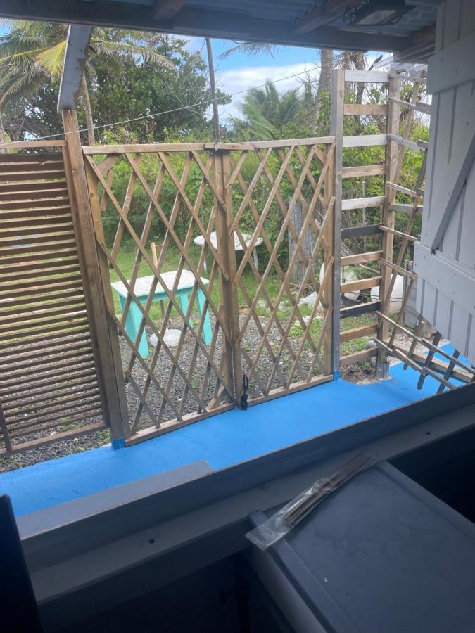 Duo d’appartement séparé par un couloir situé au bord de la mer Le Moule Exterior foto