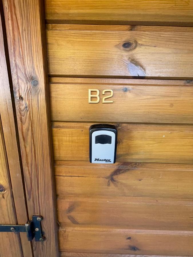 Duo d’appartement séparé par un couloir situé au bord de la mer Le Moule Exterior foto